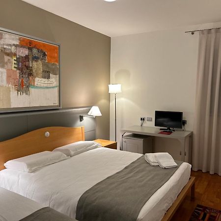 Hotel Centrale Resana Exterior photo